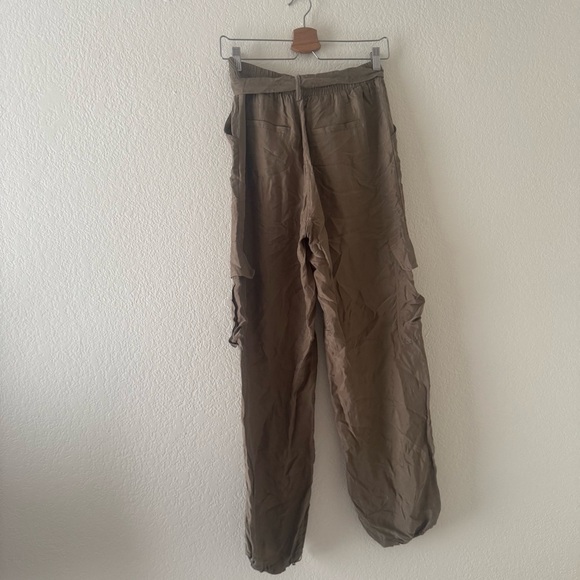 HEARTLOOM jette cargo pant in moss - Picture 7 of 7